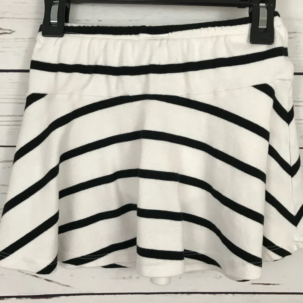 Gymboree Girls Black & White Striped Skirt Size 5